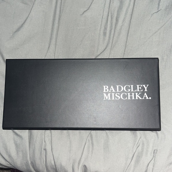 $275 Badgley Mischka Size 8 Embellished Ballet Flats NWB - Picture 10 of 10